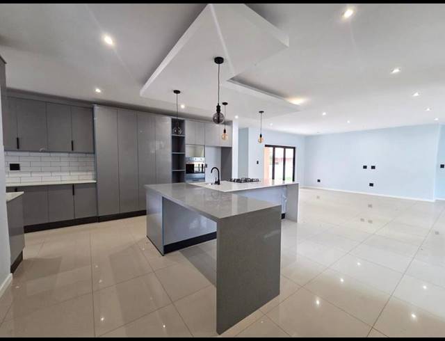 4 BEDROOM HOUSE FOR SALE IN MELODIE